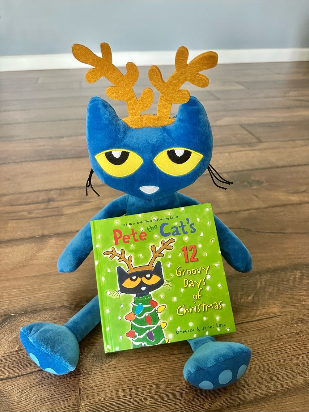 Pete the Cats Christmas book and plush